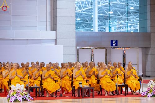 ภาพ No.187978:พิธีบูชาข้าวพระ วันขึ้นปีใหม่ 2568 ณ วัดพระธรรมกาย จ.ปทุมธานี วันที่ 1 มกราคม พ.ศ. 2568