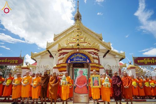 พิธีถวายเทียนพรรษา, พิธีสืบชะตาหลวง, พิธีถวายสังฆทาน และ พิธีถวายทุนการศึกษา บูชาธรรม ๘๐ ปี พระครูบาไชยบูลย์ ธัมมชโย วันจันทร์ที่ ๑๕ กรกฏาคม พ.ศ. ๒๕๖๗ ณ วัดราชฐานหลวงหัวข่วง เมืองเชียงตุง สาธารณรัฐแห่งสหภาพเมียนมาร์