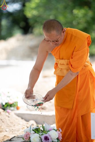 ภาพ No.148849:พิธีวางดวงแก้ว และโปรยรัตนชาติ  สถาปนาหมู่บ้านปฏิบัติธรรม และพิธีถวายภัตตาหารเพลแด่พระบวชใหม่ วัดป่าธรรมกายนานาชาติโทชิหงิ ประเทศญี่ปุ่น วันที่ 13 สิงหาคม พ.ศ. 2567