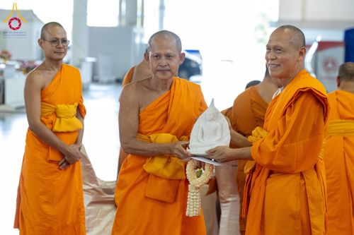 ภาพ No.127290:พิธีมุทิตาสักการะ พระครูปลัดรัตนวีรวัฒน์ เจ้าอาวาสวัดพระธรรมกาย วันอาทิตย์ที่ 3 มีนาคม พ.ศ. 2567