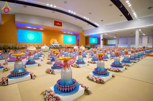 ภาพ No.215670:วันอาทิตย์ต้นเดือนที่ 6 เมษายน พ.ศ. 2568 พิธีทอดผ้าป่าสมทบ เพื่องานถวายมหาสังฆทาน 40,000 กว่าวัดทั่วประเทศ ณ สภาธรรมกายสากล วัดพระธรรมกาย