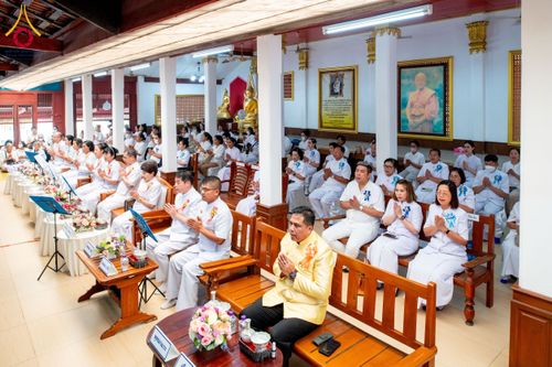 ภาพ No.202120:พิธีเจริญพระพุทธมนต์ ปฏิบัติธรรม มอบทุนการศึกษา ถวายสังฆทาน 108 วัด เพื่อถวายเป็นพุทธบูชา และขับเคลื่อนโครงการหมู่บ้านรักษาศีล 5 โดยคณะสงฆ์จังหวัดนครปฐม คณะศิษยานุศิษย์วัดพระธรรมกาย โครงการธรรมยาตรา ปีที่ 13 ณ วัดบางปลา อำเภอบางเลน จังหวัดนครปฐม