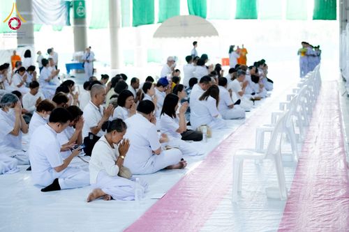ภาพ No.143782:พิธีปลงผมยุวธรรมทายาท โครงการสามเณรโรงเรียนนานาชาติ รุ่นที่  13 ณ วิหารคด คอร์ 9 วัดพระธรรมกาย วันอาทิตย์ที่ 7 กรกฎาคม พ.ศ. 2567