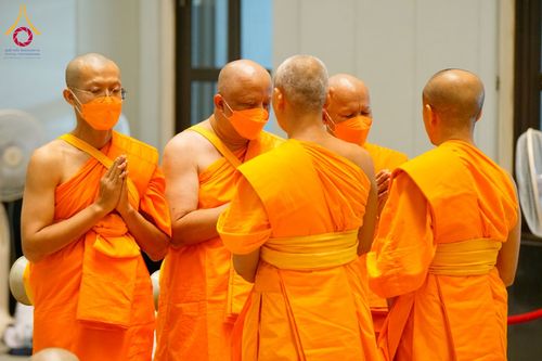 ภาพ No.62075:พิธีอุปสมบทในโครงการอุปสมบทหมู่ บูชาธรรมหลวงพ่อธัมมชโย พ.ศ.2567 ณ อุโบสถ วัดพระธรรมกาย จ.ปทุมธานี วันที่ 13-15 เมษายน พ.ศ. 2567