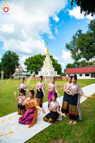 ภาพ No.173321:พิธีทอดกฐิน วัดศรีดงเย็น จ.ลำพูน ในโครงการกฐินสามัคคีทั่วไทย 30,000 วัด บูชาธรรม 80 ปี หลวงพ่อธัมมชโย โดยคณะศิษยานุศิษย์วัดพระธรรมกาย วันที่ 31 ตุลาคม พ.ศ. 2567