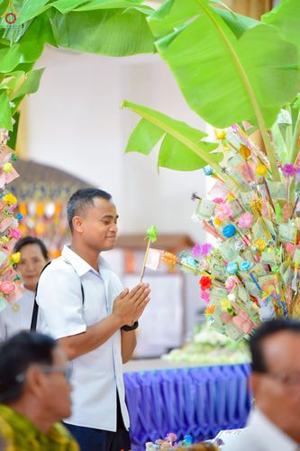 ภาพ No.251974:วันที่ 11 ตุลาคม พ.ศ. 2568 พิธีทอดกฐินสามัคคีทั่วไทย 30,000 วัด โดยคณะศิษยานุศิษย์ บูชาธรรม 81 ปี หลวงพ่อธัมมชโย ณ วัดหนองเสือ ต.หนองดินแดง อ.เมือง จ.นครปฐม