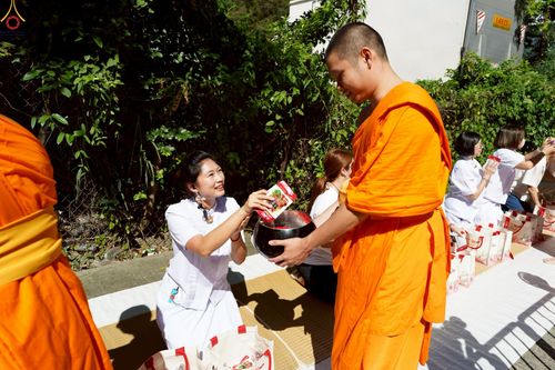 ภาพ No.233644:วันอาทิตย์ที่ 6 กรกฎาคม พ.ศ.2568 พิธีสมโภช 15 ปี วัดพระธรรมกายเกาลูน และพิธีมุทิตาสักการะเปรียญธรรม 9 ประโยค ณ วัดพระธรรมกายเกาลูน เขตปกครองพิเศษฮ่องกง สาธารณรัฐประชาชนจีน