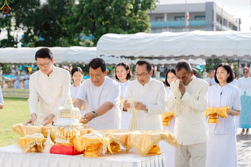 ภาพ No.239138:วันอาทิตย์ที่ 17 สิงหาคม พ.ศ. 2568 พิธีอัญเชิญรูปเหมือนพระมงคลเทพมุนี (สด จันทสโร) ณ ศาลากลางจังหวัดเลย ถึงลานพญานาค สวนสาธารณะกุดป่อง อ.เมือง จ.เลย