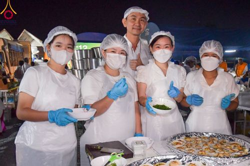 ภาพ No.109849:ถวายภัตตาหารเป็นสังฆทาน แด่คณะพระธรรมยาตราฯ ปีที่ 12 วันที่ 11 มกราคม พ.ศ. 2567 ณ อนุสรณ์สถานคลองบางนางแท่น  อ.สามพราน จ.นครปฐม