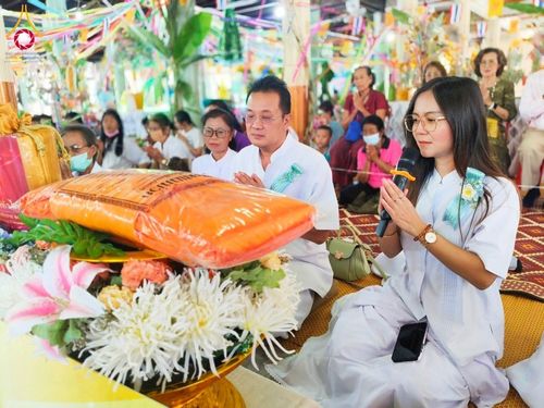 ภาพ No.181767:พิธีทอดกฐิน ณ วัดนาคราช ต.บางพลีน้อย อ.บางบ่อ จ.สมุทรปราการ ในโครงการทอดกฐินสามัคคีทั่วไทย 30,000 วัด บูชาธรรม 80 ปี หลวงพ่อธัมมชโย โดยคณะศิษยานุศิษย์วัดพระธรรมกาย วันที่ 3 พฤศจิกายน พ.ศ. 2567