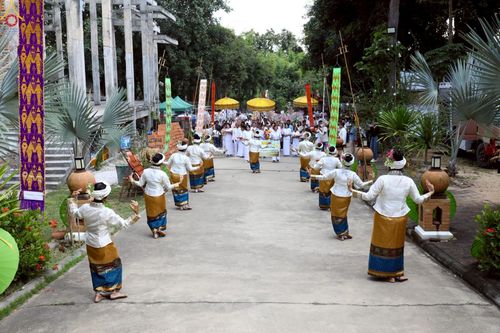 ภาพ No.270334:วันที่ 26 ตุลาคม พ.ศ. 2568 พิธีทอดกฐินสามัคคีทั่วไทย ณ วัดดอยกู่คำ ต.น้ำแพร่ อ.หางดง จ.เชียงใหม่ โดยคณะศิษยานุศิษย์ บูชาธรรม 81 ปี หลวงพ่อธัมมชโย