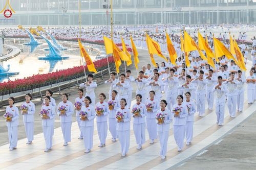 ภาพ No.180501:พิธีบรรพชาอุปสมบท โครงการอุปสมบทบูชาธรรมมหาปูชนียาจารย์ ประจำปีพุทธศักราช 2567 วันเสาร์ที่ 7 ธันวาคมพ.ศ. 2567 ณ วัดพระธรรมกาย จ.ปทุมธานี