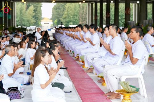 ภาพ No.143906:พิธีตัดปอยผมและปลงผมธรรมทายาท รุ่นเข้าพรรษา ณ มหาวิหารคด คอร์ 16 วัดพระธรรมกาย วันอาทิตย์ที่ 7 กรกฎาคม พ.ศ. 2567