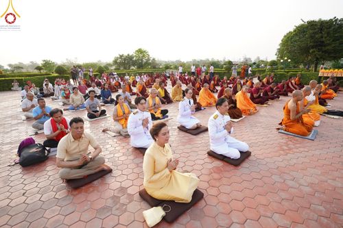 ภาพ No.138703:รัฐบาลประเทศเนปาล โดยการสนับสนุนจากวัดไทยลุมพินี และวัดพระธรรมกาย จัดงานพุทธชยันตีถวายเป็นพุทธบูชา ณ วิหารมายาเทวี ลุมพินี สถานที่ประสูติแห่งองค์สมเด็จพระสัมมาสัมพุทธเจ้า ประเทศเนปาล เนื่องในวันวิสาขบูชาที่ 22-23 พฤษภาคม พ. ศ. 2567