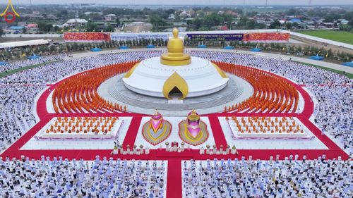 ภาพ No.118146:พิธีจุดประทีปถวายเป็นพุทธบูชา และบูชาธรรมมหาปูชนียาจารย์ พระมงคลเทพมุนี(สด จนฺทสโร) วันที่ 24 มกราคม พ.ศ. 2567 ณ อนุสรณ์สถานบางปลา อ.บางเลน จ.นครปฐม