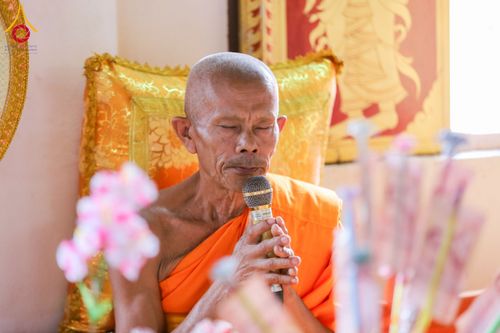 ภาพ No.172804:พิธีทอดกฐิน วัดบ้านออบ จ.เชียงใหม่ ในโครงการกฐินสามัคคีทั่วไทย 30,000 วัด บูชาธรรม 80 ปี หลวงพ่อธัมมชโย โดยคณะศิษยานุศิษย์วัดพระธรรมกาย วันที่ 31 ตุลาคม พ.ศ. 2567