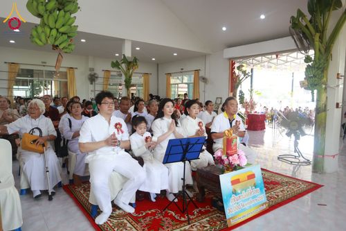 ภาพ No.181983:พิธีทอดกฐิน ณ วัดนิเวศน์ปวราราม จ.สุพรรณบุรี ในโครงการทอดกฐินสามัคคีทั่วไทย 30,000 วัด บูชาธรรม 80 ปี หลวงพ่อธัมมชโย โดยคณะศิษยานุศิษย์วัดพระธรรมกาย วันที่ 2 พฤศจิกายน พ.ศ. 2567