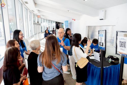 ภาพ No.249730:วันอาทิตย์ที่ 28 กันยายน พ.ศ. 2568 การปฏิบัติธรรมบูชาธรรม 108 ปี แห่งการบรรลุธรรมของหลวงปู่วัดปากน้ำ ได้จุดประทีปสันติภาพไปทั่วโลก และได้ร่วมเสวนาทางปัญญา เพื่อการขยายพระพุทธศาสนาวิชชาธรรมกายไปทั่วโลก  ในงาน HTC Newyork USA