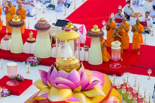 ภาพ No.109536:พิธีจุดประทีปถวายเป็นพุทธบูชา และบูชาธรรมมหาปูชนียาจารย์ วันที่ 10 มกราคม พ.ศ. 2567 ณ อนุสรณ์สถานคลองบางนางแท่น อ.สามพราน จ.นครปฐม