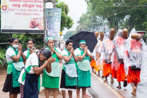 ภาพ No.140896:PhotoStory มหาศรัทธา ธรรมยาตราศรีลังกา EP.5 โครงการสยาม-ลังกา ธรรมยาตรา ฉลองเทศกาลวิสาขบูชาแห่งชาติ ศรีลังกา บูชาธรรม 80 ปีหลวงพ่อธัมมชโย เส้นทางจาก เมืองดัมบูลลา ไปยัง เมืองมาตะเล ตั้งแต่วันที่ 17-20 พฤษภาคม พ.ศ.2567