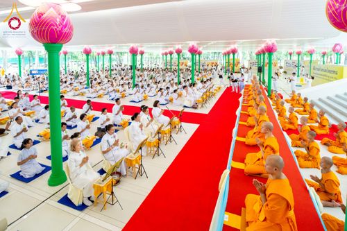 ภาพ No.223702:วันอาทิตย์ที่ 11 พฤษภาคม พ.ศ. 2568 พิธีอุปสมบทสามเณรเปรียญธรรมอุปสมบทอุทิศชีวิต 9 รูป อุบาสก 1 ท่าน ณ อุโบสถพระไตรปิฏกวัดพระธรรมกาย