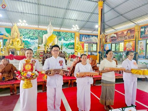 ภาพ No.259643:วันที่ 18 ตุลาคม พ.ศ. 2568 พิธีทอดกฐินสามัคคีทั่วไทย 30,000 วัด โดยคณะศิษยานุศิษย์ บูชาธรรม 81 ปี หลวงพ่อธัมมชโย ณ วัดสมจิตอาราม อ.หนองเรือ จ.ขอนแก่น