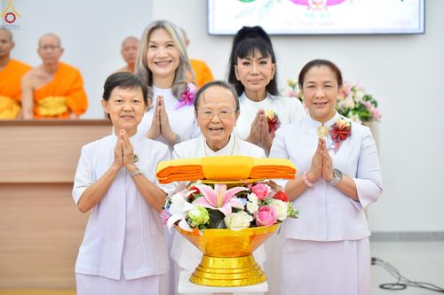 ภาพ No.230038:วันพฤหัสบดีที่ 26 มิถุนายน พ.ศ. 2568 พิธีทอดผ้าป่าฉลองอาคารชุดศูนย์ปฏิบัติธรรมน้ำใสใจสว่าง น้อมบูชาธรรมอายุวัฒนะมงคล 81 ปี หลวงพ่อธัมมชโย ณ ศูนย์ปฏิบัติธรรมน้ำใสใจสว่าง เขตบางกอกน้อย กรุงเทพมหานคร