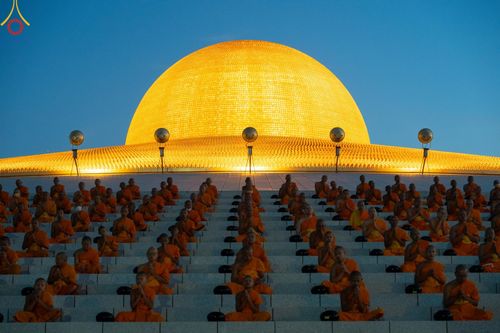 ภาพ No.187705:พิธีตักบาตรฉลองพระใหม่ ต้อนรับพุทธศักราช 2568 ณ ลานธรรมพระมหาธรรมกายเจดีย์ วัดพระธรรมกาย จ.ปทุมธานี วันที่ 1 มกราคม พ.ศ. 2568