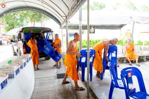 ภาพ No.234343:วันพฤหัสบดีที่ 24 กรกฎาคม พ.ศ. 2568 พิธีถวายสังฆทานแก่คณะสงฆ์ 323 วัด , พิธีมอบกองทุนหนุนแรงใจช่วยครูใต้ , พิธีทำบุญส่วนกุศลแด่ผู้วายชนม์ ในเหตุการณ์ความไม่สงบ 4 จังหวัด ชายแดนภาคใต้ (ปัตตานี , ยะลา , นราธิวาส , สงขลา) ปีที่ 21 ครั้งที่ 179 ณ วัดเวฬุวัน 