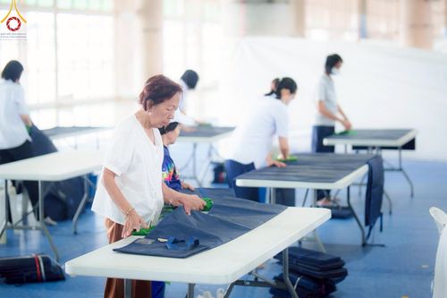 ภาพ No.218229:วันที่ 12-18 เมษายน พ.ศ. 2568 พระภิกษุและเจ้าหน้าที่อาสาสมัคร เตรียมพื้นที่ต้อนรับพักค้างพระสังฆาธิการ เนื่องในงานวันคุ้มครองโลก 22 เมษายน พ.ศ. 2568