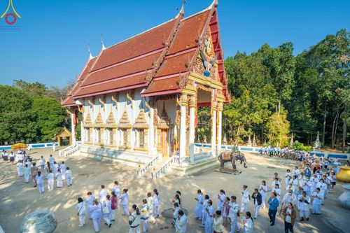 ภาพ No.195164:พิธีทอดผ้าป่าทำนุบำรุงศาสนสถาน ณ วัดพรสวรรค์ ต.หนองบ่อ อ.สองพี่น้อง จ.สุพรรณบุรี ในโครงการธรรมยาตรา กตัญญูบูชา มหาปูชนียาจารย์ พระมงคลเทพมุนี(สด จนฺทสโร) พระผู้ปราบมาร อนุสรณ์สถาน 7 แห่ง ปีที่ 13 วันที่ 13 มกราคม พ.ศ. 2568