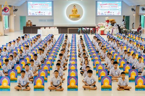 ภาพ No.183087:วันรวมพลังเด็กดี V-Star ผู้นำฟื้นฟูศีลธรรมโลก ณ ธุดงคสถานชลบุรี อ.ศรีราชา จ.ชลบุรี  ในวันเสาร์ที่ 16 พฤศจิกายน 2567