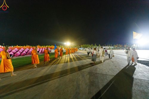 ภาพ No.118428:พิธีตักบาตรพระธรรมยาตรา ปีที่ 12 ณ อนุสรณ์สถานลำดับที่ 5 สถานที่เผยแผ่วิชชาธรรมกายครั้งแรก อนุสรณ์สถานบางปลา จ.นครปฐม วันที่ 25 มกราคม พ.ศ. 2567