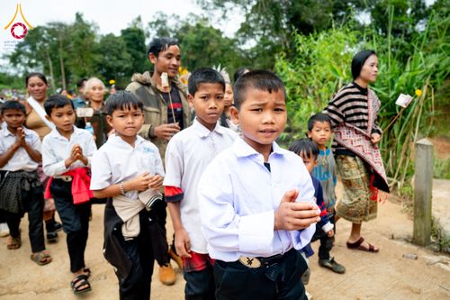 ภาพ No.173244:พิธีทอดกฐินต่างประเทศ ในนามหลวงพ่อธัมมชโย ณ วัดสิริวิเวก เพื่อถวายที่ดินส่วนขยาย 200 ไร่ แขวงจำปาสัก สปป. ลาว วันพุธที่ 30 ตุลาคม พ.ศ. 2567