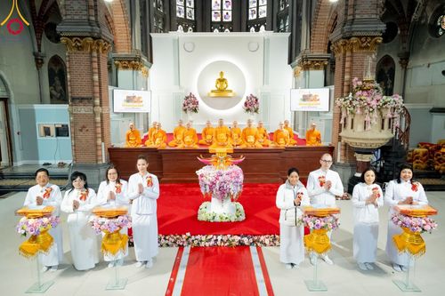 ภาพ No.99388:พิธีทอดกฐินสามัคคี มหากาลทาน วัดพระธรรมกายเนเธอร์แลนด์ วันที่ 26 พฤศจิกายน พ.ศ. 2566