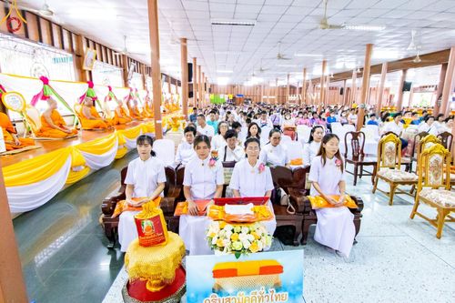 พิธีทอดกฐิน ณ วัดเวฬุวนาราม อ.ดำเนินสะดวก จ.ราชบุรี ในโครงการกฐินสามัคคีทั่วไทย 30,000 วัด บูชาธรรม 80 ปี หลวงพ่อธัมมชโย โดยคณะศิษยานุศิษย์วัดพระธรรมกาย วันที่ 19 ตุลาคม พ.ศ. 2567