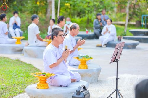 ภาพ No.180344:พิธีตัดปอยผม ปลงผม นาคธรรมทายาท ในโครงการบรรพชาอุปสมบทหมู่ บูชาธรรมมหาปูชนียาจารย์ 2567  วันที่ 4 ธันวาคม พ.ศ. 2567 ณ ศูนย์ปฏิบัติธรรมแก้วภูเรือ จ.เลย