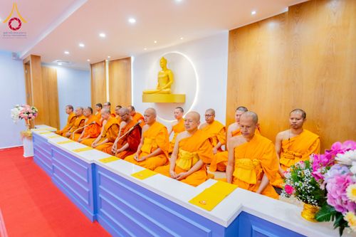 ภาพ No.233246:วันอาทิตย์ที่ 6 กรกฎาคม พ.ศ. 2568 พิธีถวายมหาสังฆทานแด่คณะสงฆ์ทั่วโลกและพิธีตักบาตรเนื่องในวันเข้าพรรษา  ณ วัดพุทธเคปทาวน์ ประเทศแอฟริกาใต้