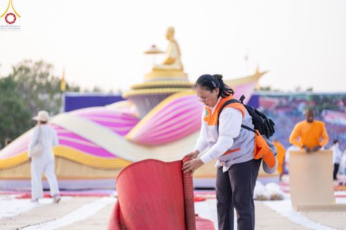 ภาพ No.112414:V.11 สามารถ การเตรียมงาน เก็บงาน การรับบุญของเจ้าหน้าที่หน่วยงานต่างๆ เพื่อโครงการธรรมยาตรา กตัญญูบูชา มหาปูชนียาจารย์ พระมงคลเทพมุนี (สด จนฺทสโร) พระผู้ปราบมาร อนุสรณ์สถาน 7 แห่ง ปีที่ 12 ระหว่างวันที่ 2 - 31 มกราคม พ.ศ.2567