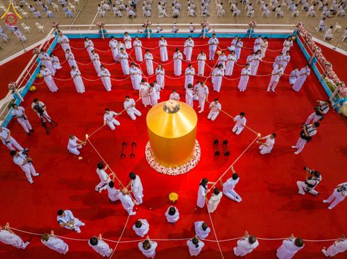 ภาพ No.151408:พิธีจุดเทียนใจ ไฟนิรันดร์ อนันตชัย ณ สภาธรรมกายสากล วัดพระธรรมกาย วันอาทิตย์ต้นเดือนที่ 1 กันยายน พ.ศ. 2567