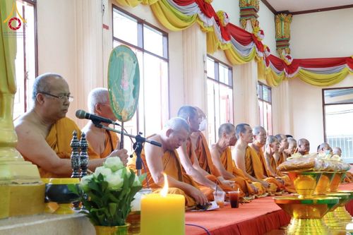 ภาพ No.178975:พิธีทอดกฐิน ณ วัดโมกข์ อ.พระประแดง จ.สมุทรปราการ ในโครงการกฐินสามัคคีทั่วไทย 30,000 วัด บูชาธรรม 80 ปี หลวงพ่อธัมมชโย โดยคณะศิษยานุศิษย์วัดพระธรรมกาย วันที่ 10 พฤศจิกายน พ.ศ. 2567