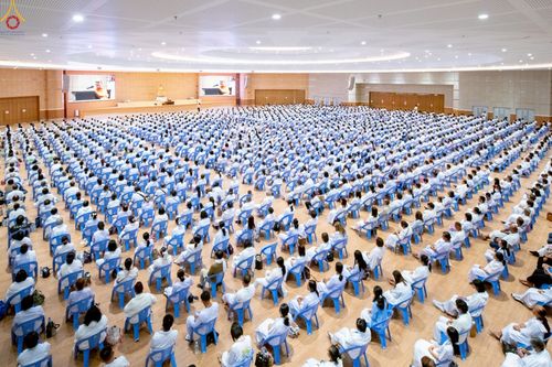 ภาพ No.239858:วันที่ ๒๒ - ๒๔ สิงหาคม พ.ศ. ๒๕๖๘ สัมมนารวมใจผู้นำบุญ บูชาธรรม ๘๑ ปี หลวงพ่อธัมมชโย กฐินสามัคคีทั่วไทย ๓๐,๐๐๐ วัด โครงการอุปสมบทบูชาธรรมมหาปูชนียาจารย์ ๓,๐๐๐ รูป รุ่นที่ ๑