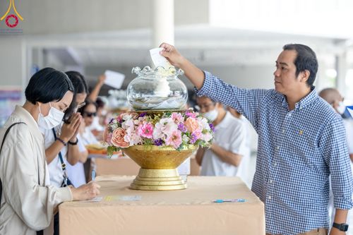 ภาพ No.100111:พิธีบุพเปตพลี  ครั้งที่ 143 วันที่ 27 พฤศจิกายน พ.ศ. 2566 วันพระ ขึ้น 15 ค่ำ เดือน 12 ณ หอฉันคุณยายอาจารย์ฯ วัดพระธรรมกาย