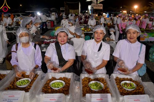 ภาพ No.112939:พิธีถวายภัตตาหารเป็นสังฆทาน แด่คณะพระธรรมยาตรา ปีที่ 12 วันที่ 16 มกราคม พ.ศ. 2567 ณ วัดโบสถ์(บน) บางคูเวียง จ.นนทบุรี