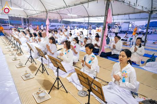 ภาพ No.198288:พิธีถวายภัตตาหารเป็นสังฆทาน แด่พระธรรมยาตรา ณ อนุสรณ์สถานบางปลา วัดบางปลา อำเภอบางเลน จังหวัดนครปฐม ในโครงการธรรมยาตรา กตัญญูบูชา มหาปูชนียาจารย์ พระมงคลเทพมุนี(สด จนฺทสโร) พระผู้ปราบมาร อนุสรณ์สถาน 7 แห่ง ปีที่ 13 วันที่ 20 มกราคม พ.ศ. 2568