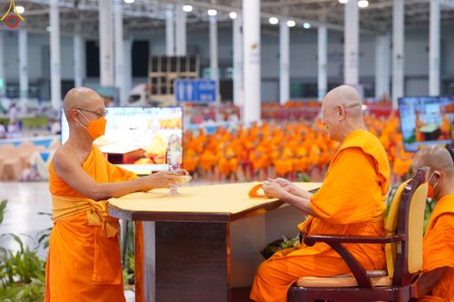 ภาพ No.83784:พิธีมอบโล่เกียรติยศ โครงการผู้นำแสงสว่างออนไลน์ ประจำปี 2565 ในวันอาทิตย์ที่ 2 กรกฎาคม พ.ศ. 2566 ณ วัดพระธรรมกาย