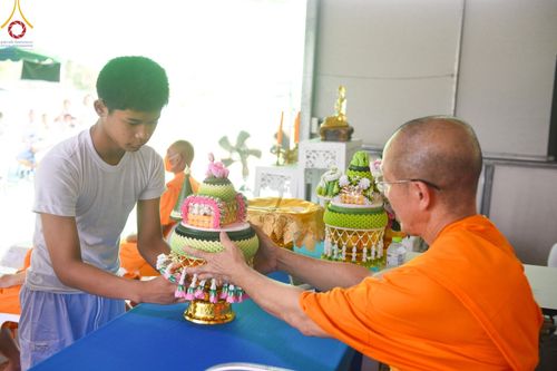 ภาพ No.133176:พิธีตัดปอยผม ธรรมทายาท โครงการสามเณรฟื้นฟูพระพุทธศาสนาทั่วไทย ณ ศูนย์ปฏิบัติธรรมวิหารแดง ตำบลเจริญธรรม อำเภอวิหารแดง จ.สระบุรี  วันที่ 31  มีนาคม พ.ศ. 2567