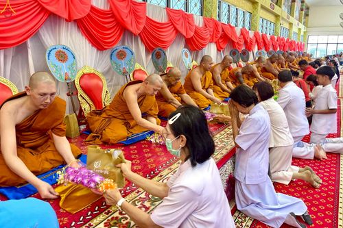 ภาพ No.250825:วันพุธที่ 8 ตุลาคม พ.ศ. 2568 พิธีทอดกฐินสามัคคีทั่วไทย 30,000 วัด โดยคณะศิษยานุศิษย์ บูชาธรรม 81 ปี หลวงพ่อธัมมชโย ณ วัดวังน้ำขาว ต.คลองจินดา อ.สามพราน จังหวัดนครปฐม