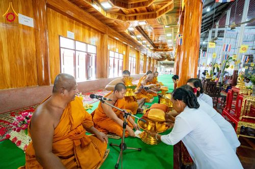 ภาพ No.166580:พิธีทอดกฐิน ณ วัดสามขาว จ.อ่างทอง ในโครงการกฐินสามัคคีทั่วไทย 30,000 วัด บูชาธรรม 80 ปี หลวงพ่อธัมมชโย โดยคณะศิษยานุศิษย์วัดพระธรรมกาย วันที่ 27 ตุลาคม พ.ศ. 2567