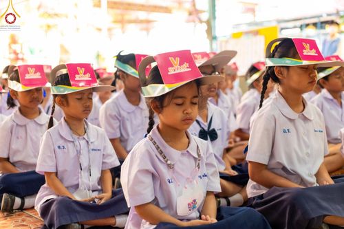 ภาพ No.203477:พิธีทอดผ้าป่าทำนุบำรุงศาสนสถาน ณ วัดตะเคียน ตำบลบางคูเวียง อำเภอบางกรวย จังหวัดนนทบุรี ในโครงการธรรมยาตรา กตัญญูบูชา มหาปูชนียาจารย์ พระมงคลเทพมุนี(สด จนฺทสโร) พระผู้ปราบมาร อนุสรณ์สถาน 7 แห่ง ปีที่ 13 วันที่ 29 มกราคม พ.ศ. 2568